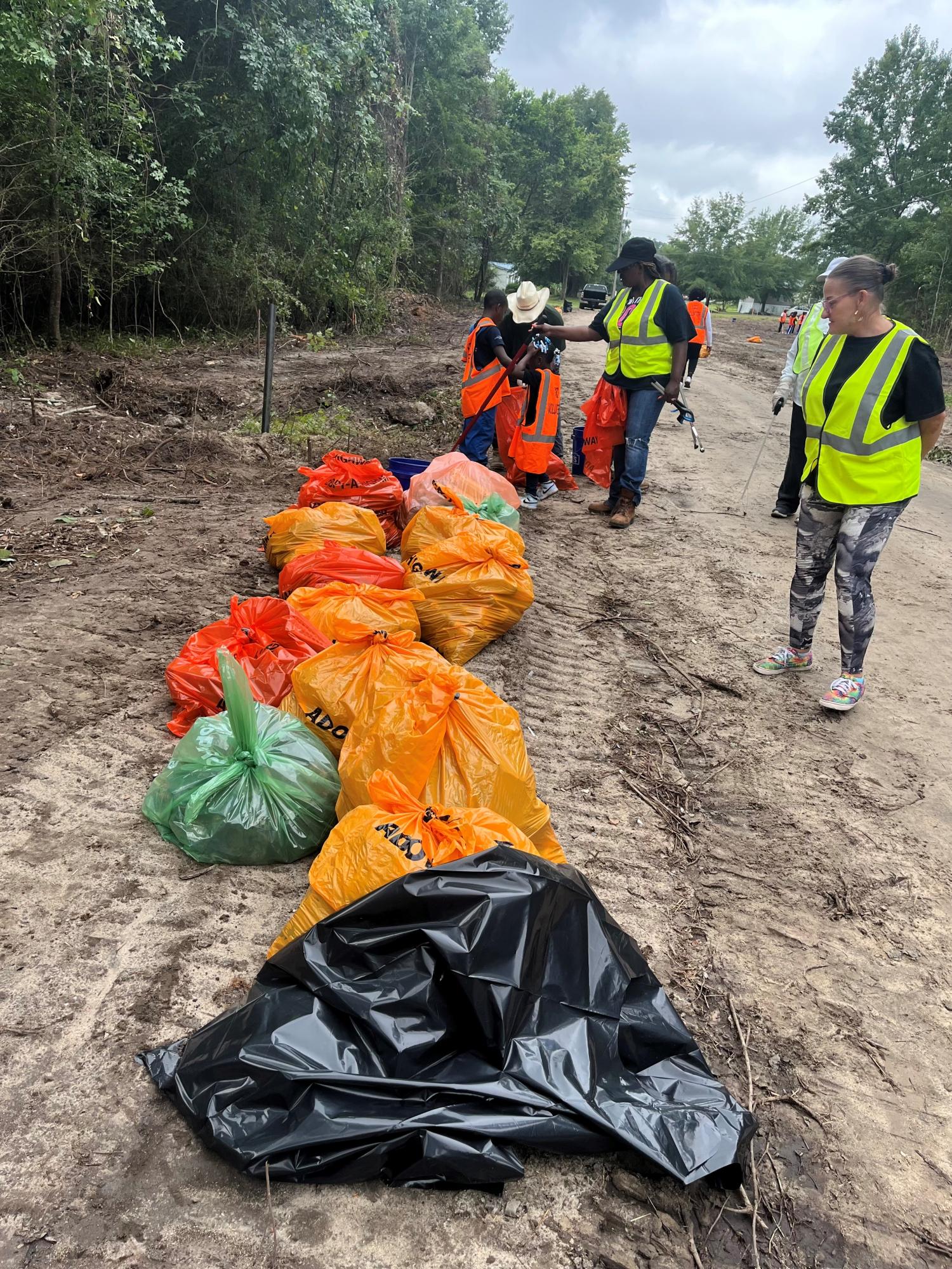 Clean Up Volunteers